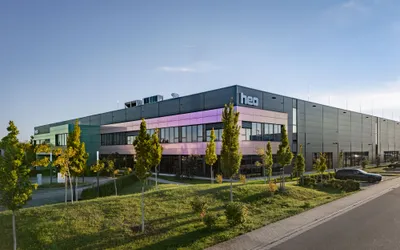 Modernes und nachhaltiges Gebäudekonzept für heo